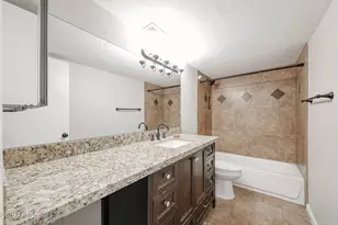 351 E Thomas Rd, Phoenix, AZ 85012 - Photo 23