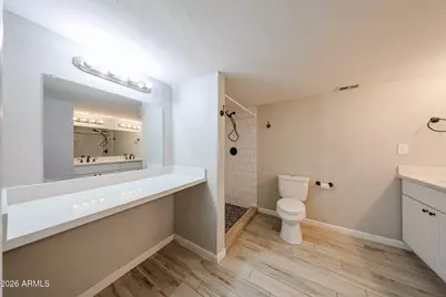351 E Thomas Road #D201, Phoenix, AZ 85012 - Photo 37