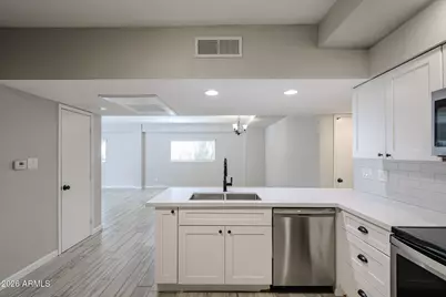 351 E Thomas Road #D201, Phoenix, AZ 85012 - Photo 21