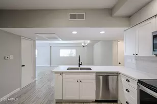 351 E Thomas Rd, Phoenix, AZ 85012 - Photo 21