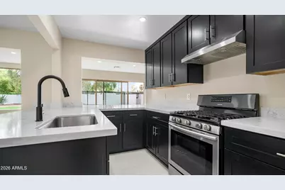 1325 E Avalon Drive, Phoenix, AZ 85014 - Photo 11