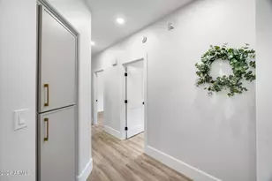 8876 E Windrose Dr, Scottsdale, AZ 85260 - Photo 23