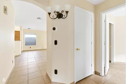 8431 W Wethersfield Road, Peoria, AZ 85381 - Photo 11