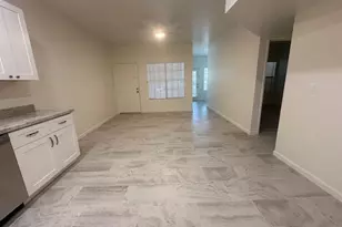 1126 W Elliot Rd, Chandler, AZ 85224 - Photo 11