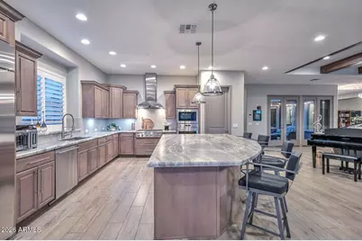 12484 W Tyler Trail, Peoria, AZ 85383 - Photo 11