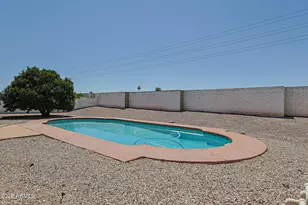 11001 W Granada Dr, Sun City, AZ 85373 - Photo 23