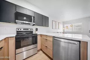 3110 N 37th St, Phoenix, AZ 85018 - Photo 11