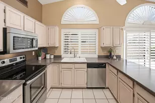 18906 N 88th Dr, Peoria, AZ 85382 - Photo 17