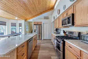 8543 Country Club Dr, Pinetop, AZ 85935 - Photo 11
