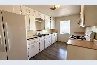 5547 W Gardenia Avenue, Glendale, AZ 85301 - Photo 11