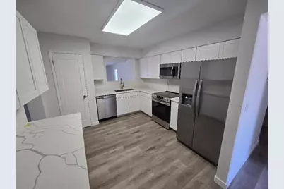 10166 W Cinnebar Avenue, Sun City, AZ 85351 - Photo 17