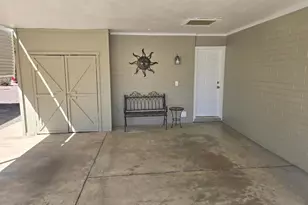 10166 W Cinnebar Ave, Sun City, AZ 85351 - Photo 5