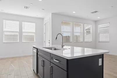 11867 W Burnside Trail, Peoria, AZ 85383 - Photo 7