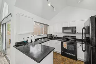 1633 E Lakeside Dr, Gilbert, AZ 85234 - Photo 13