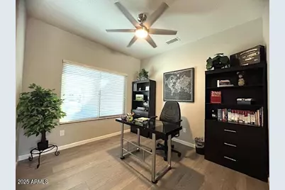 15628 W Hidden Creek Lane, Surprise, AZ 85374 - Photo 17