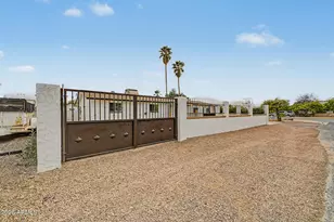 2801 E Angela Dr, Phoenix, AZ 85032 - Photo 3