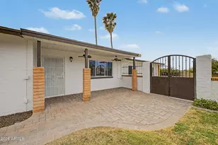 2801 E Angela Dr, Phoenix, AZ 85032 - Photo 9