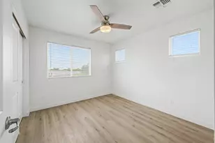 136 W Latona Rd, Phoenix, AZ 85041 - Photo 29