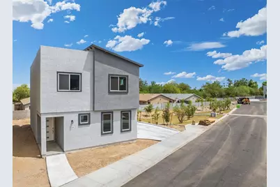 136 W Latona Road, Phoenix, AZ 85041 - Photo 1