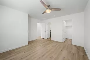 136 W Latona Rd, Phoenix, AZ 85041 - Photo 21