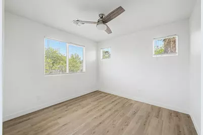 105 W Latona Road, Phoenix, AZ 85041 - Photo 25