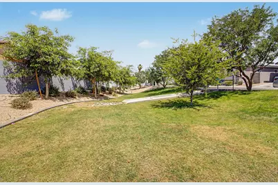 105 W Latona Road, Phoenix, AZ 85041 - Photo 53