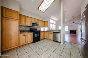 3305 E Wildwood Dr, Phoenix, AZ 85048 - Photo 11