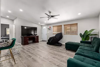 16021 N 70th Avenue, Peoria, AZ 85382 - Photo 3