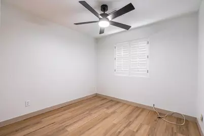 5739 W Monte Vista Road, Phoenix, AZ 85035 - Photo 13