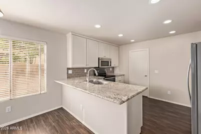 4631 E Lone Cactus Drive, Phoenix, AZ 85050 - Photo 5