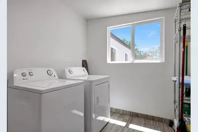 224 W Glenrosa Avenue, Phoenix, AZ 85013 - Photo 1