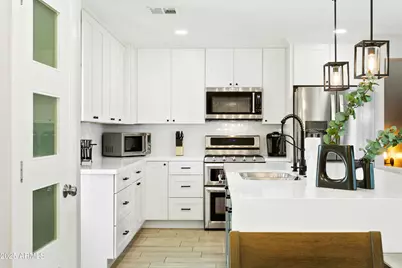 8749 E Montebello Avenue, Scottsdale, AZ 85250 - Photo 11