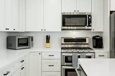 8749 E Montebello Avenue, Scottsdale, AZ 85250 - Photo 13