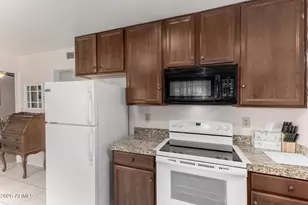 10619 W Coggins Dr, Sun City, AZ 85351 - Photo 11