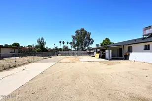 4343 E Union Hills Dr, Phoenix, AZ 85050 - Photo 21