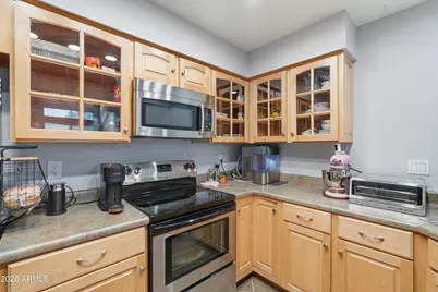 3302 E Aire Libre Avenue #102, Phoenix, AZ 85032 - Photo 11