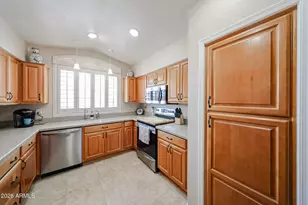 8929 W Lisbon Ln, Peoria, AZ 85381 - Photo 15