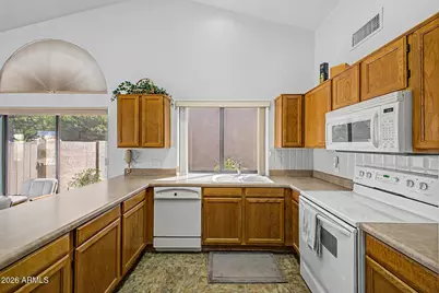 9850 W Menadota Drive, Peoria, AZ 85382 - Photo 17