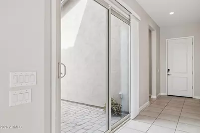 18316 N 65th Place, Phoenix, AZ 85054 - Photo 13