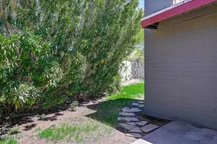 1326 E Avalon Dr, Phoenix, AZ 85014 - Photo 27