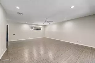 1326 E Avalon Dr, Phoenix, AZ 85014 - Photo 7