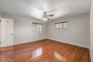 1326 E Avalon Dr, Phoenix, AZ 85014 - Photo 17