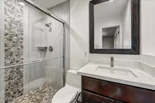 1326 E Avalon Dr, Phoenix, AZ 85014 - Photo 19