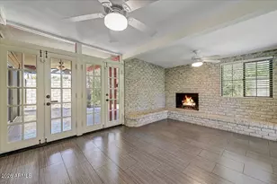 1326 E Avalon Dr, Phoenix, AZ 85014 - Photo 11