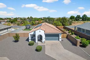 8450 W Medlock Dr, Glendale, AZ 85305 - Photo 1