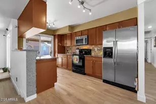 11001 N 46th Ave, Glendale, AZ 85304 - Photo 5