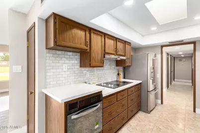 18442 N 104th Avenue, Sun City, AZ 85373 - Photo 11