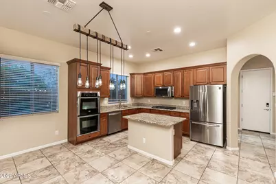 24212 N 24th Place, Phoenix, AZ 85024 - Photo 11