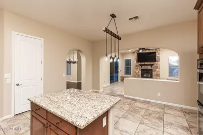 24212 N 24th Place, Phoenix, AZ 85024 - Photo 13