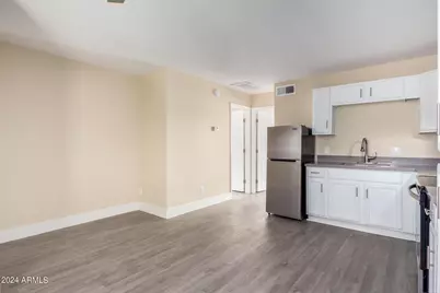3016 N 37th Street #Apt 6, Phoenix, AZ 85018 - Photo 17